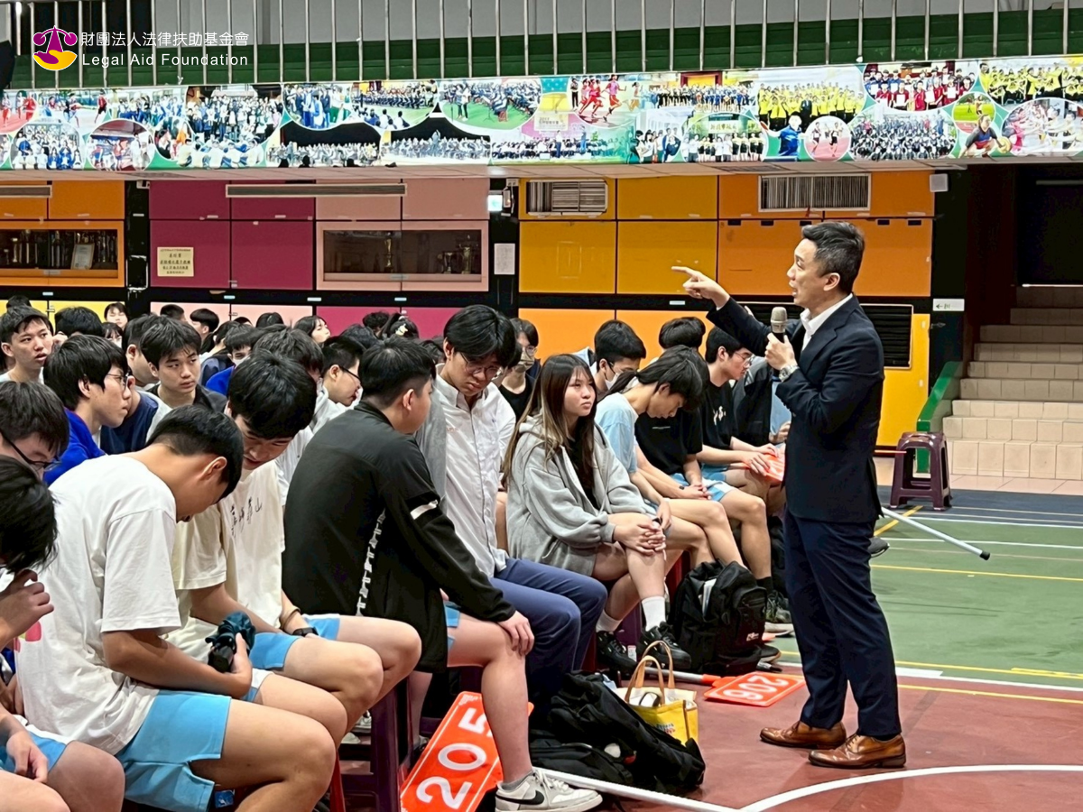曾開源主任檢察官至海山高中講解青少年常見法律問題