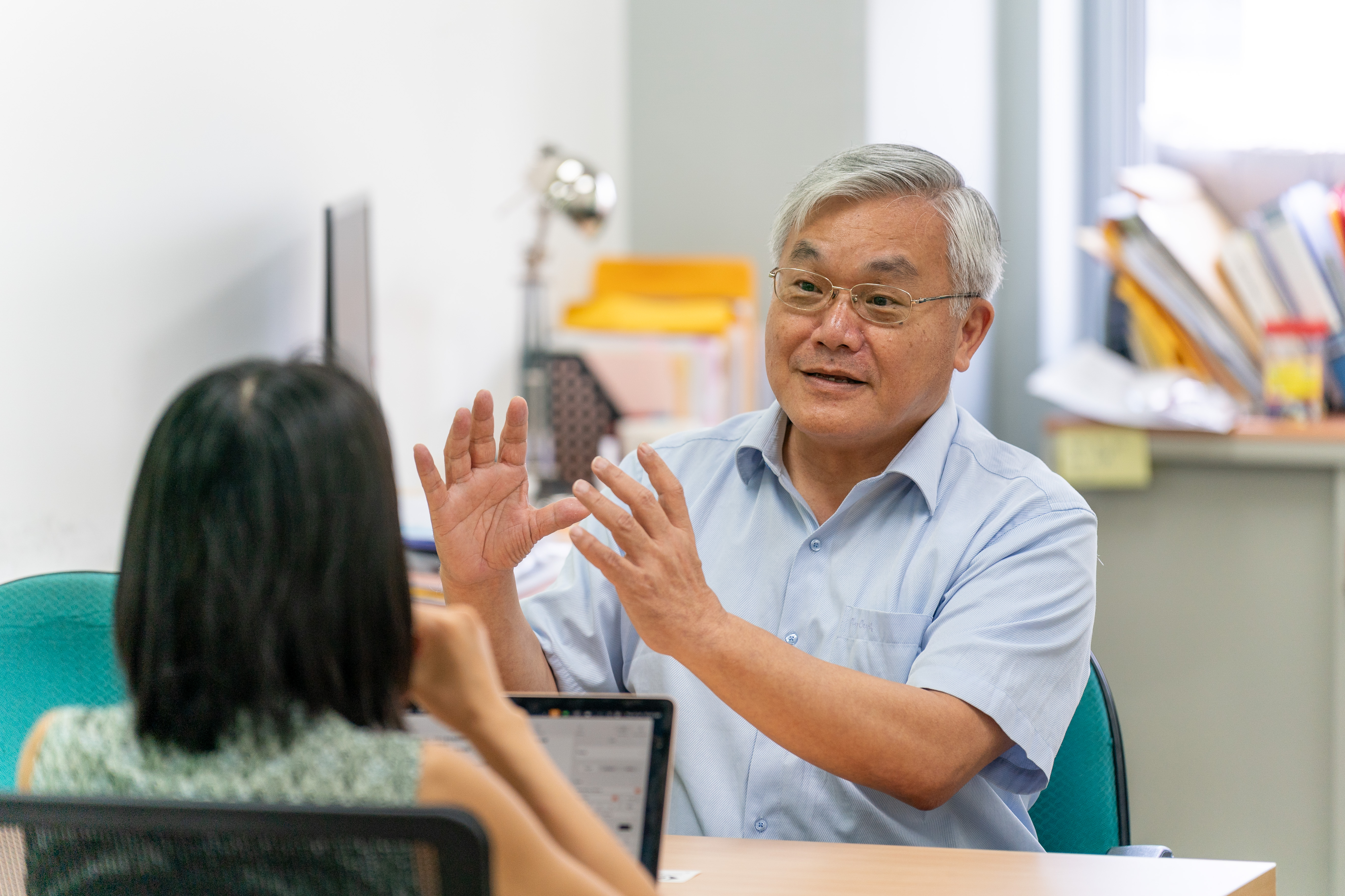 台灣大學公共衛生學院陳保中教授