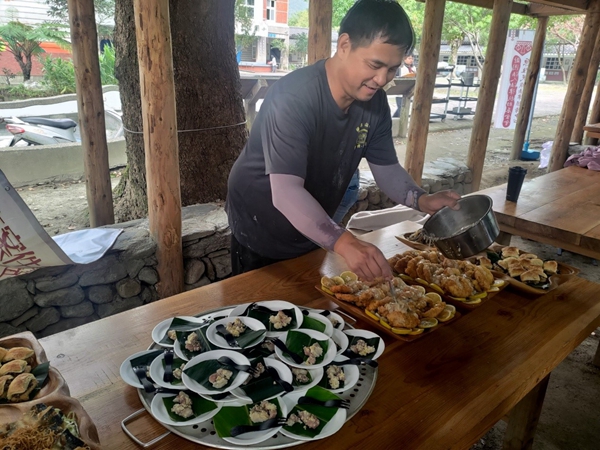 當場擺盤的午餐盛宴