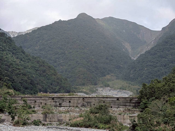 部落巡禮-從部落眺望礦山